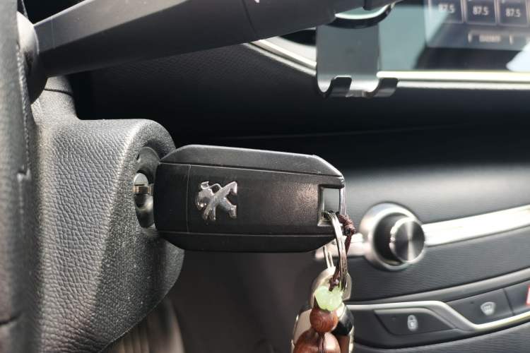 Used Peugeot 308S 2015 1.2T Automatic Jingchi Edition Vehicle Key