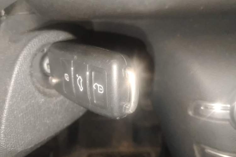Used Peugeot 308S 2015 1.6T Automatic Jingchi Edition Vehicle Key