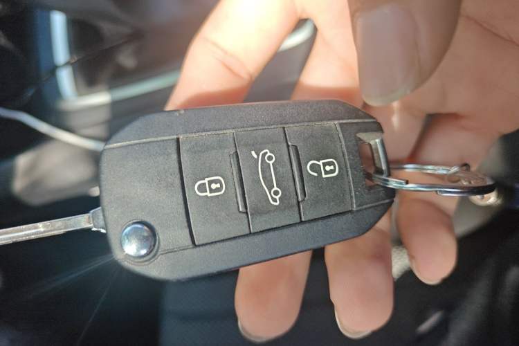 Used Peugeot 308S 2015 1.2T Automatic Jingchi Edition Vehicle Key