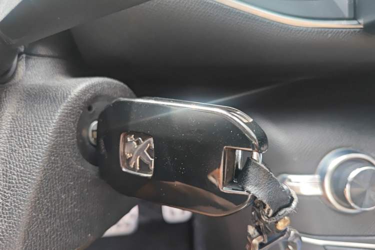 Used Peugeot 308S 2015 1.6T Automatic Jingchi Edition Vehicle Key
