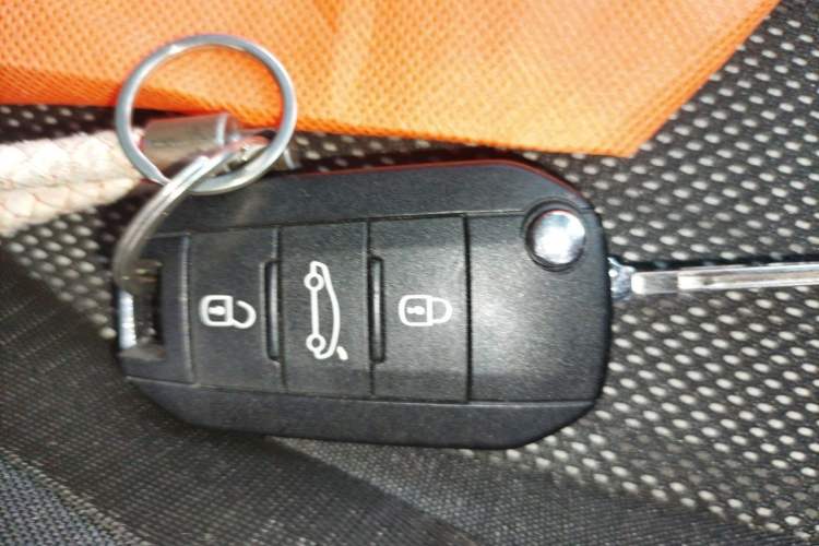 Used Peugeot 308S 2015 1.2T Automatic Jingchi Edition Vehicle Key