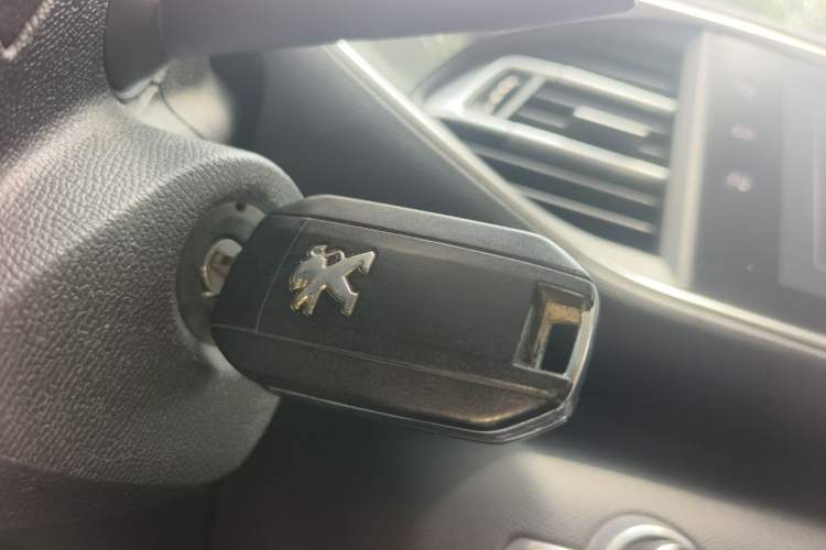 Used Peugeot 308S 2015 1.6T Automatic Jingchi Edition Vehicle Key