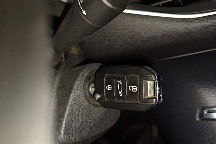 Used Peugeot 308S 2015 1.6T Automatic Jingchi Edition Vehicle Key