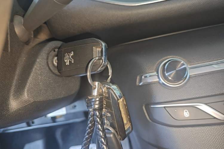 Used Peugeot 308S 2015 1.6T Automatic Jingchi Edition Vehicle Key
