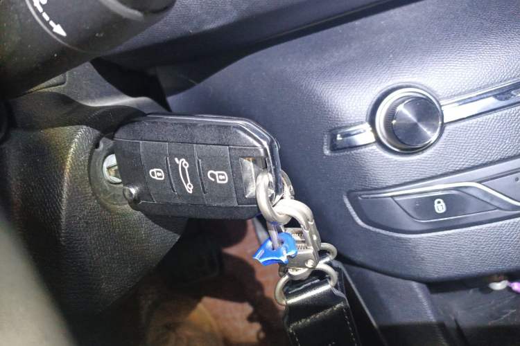 Used Peugeot 308S 2015 1.2T Automatic Jingchi Edition Vehicle Key