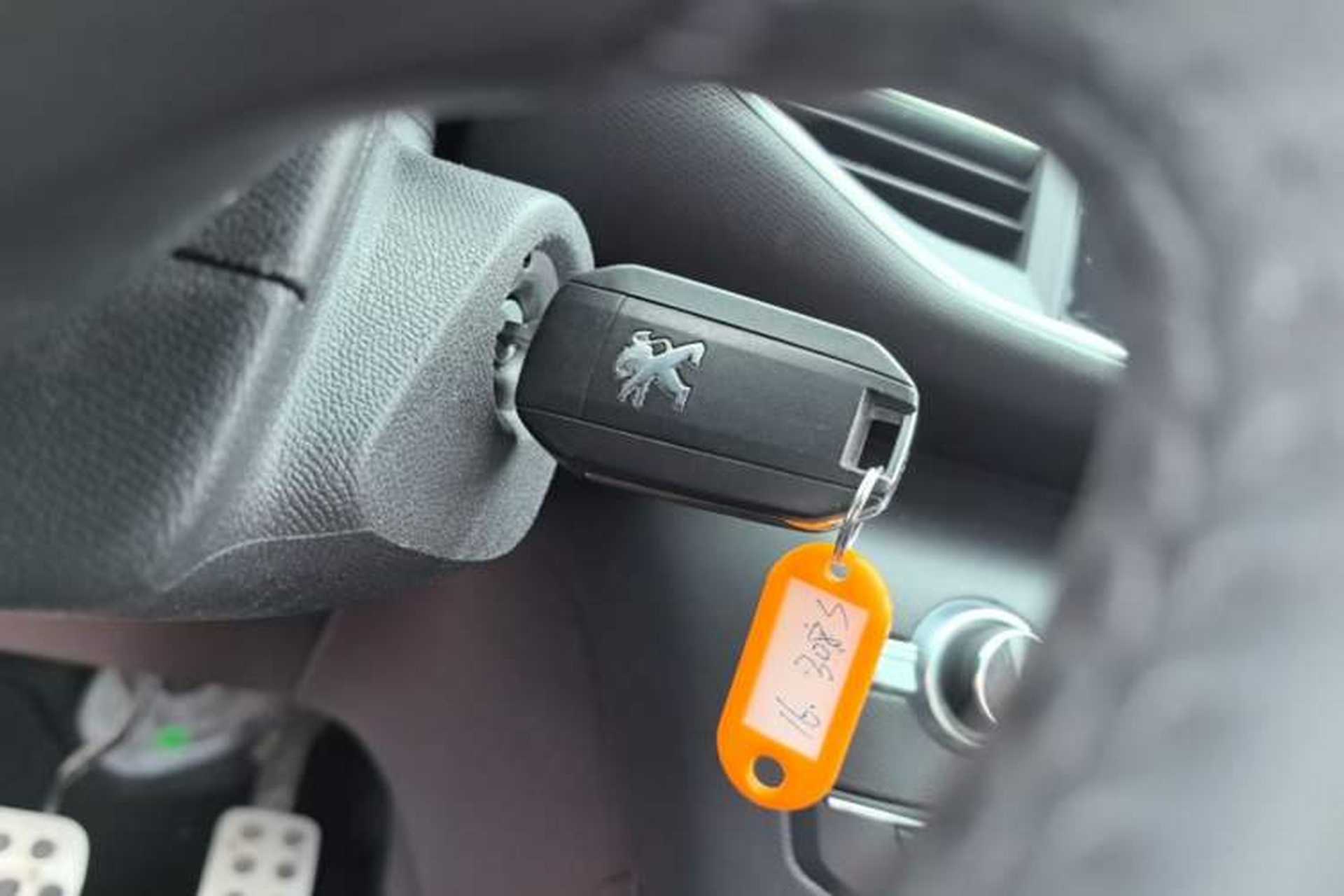 Used Peugeot 308S 2015 1.6T Automatic Jingchi Edition Vehicle Key