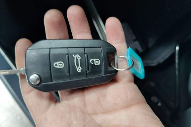 Used Peugeot 308S 2015 1.2T Automatic Jingchi Edition Vehicle Key