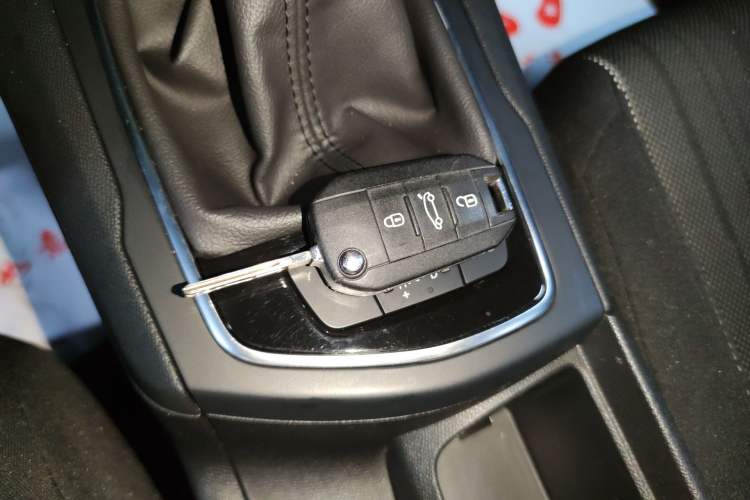 Used Peugeot 308S 2015 1.2T Automatic Jingchi Edition Vehicle Key