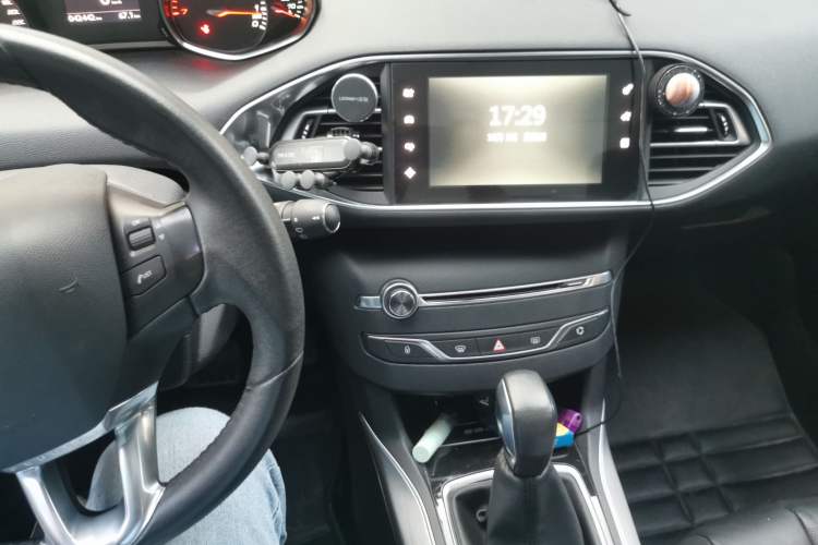 Used Peugeot 308S 2015 1.6T Automatic Ruichi Edition Audio And AC Panel