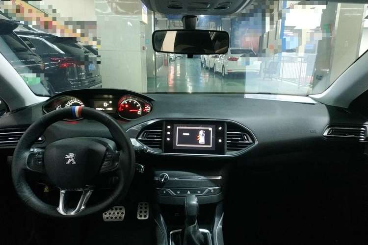 Used Peugeot 308S 2015 1.6T Automatic Jingchi Edition Center Console