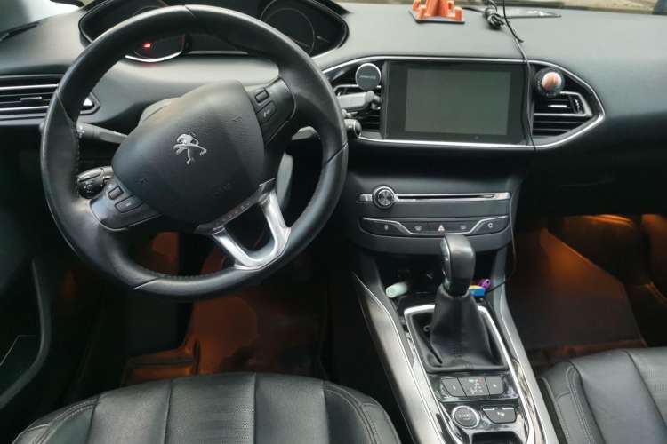 Used Peugeot 308S 2015 1.6T Automatic Ruichi Edition Center Console