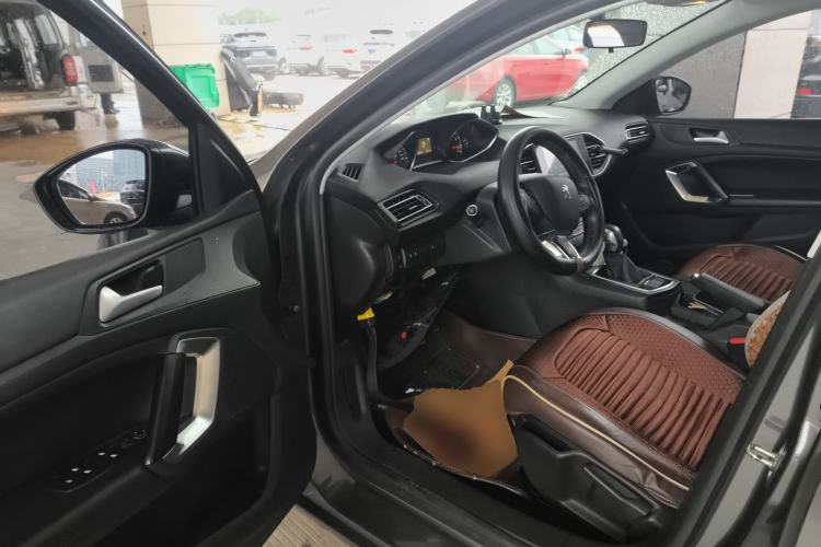 Used Peugeot 308S 2015 1.2T Automatic Jingchi Edition Driver Seat