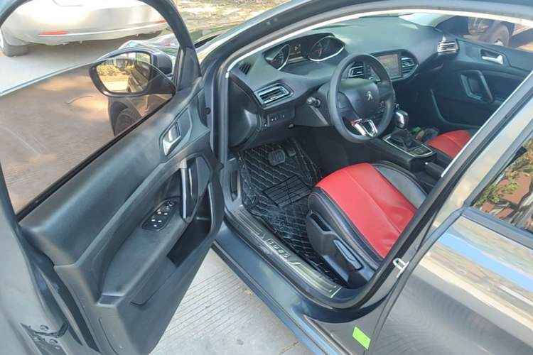 Used Peugeot 308S 2015 1.2T Automatic Shangchi Edition Driver Seat