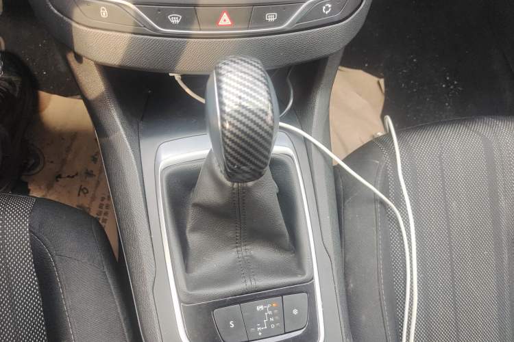 Used Peugeot 308S 2015 1.2T Automatic Shangchi Edition Gear Lever