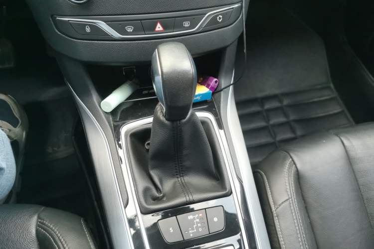 Used Peugeot 308S 2015 1.6T Automatic Ruichi Edition Gear Lever