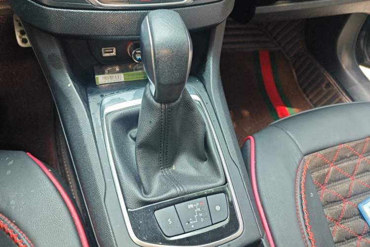 Used Peugeot 308S 2015 1.2T Automatic Jingchi Edition Gear Lever