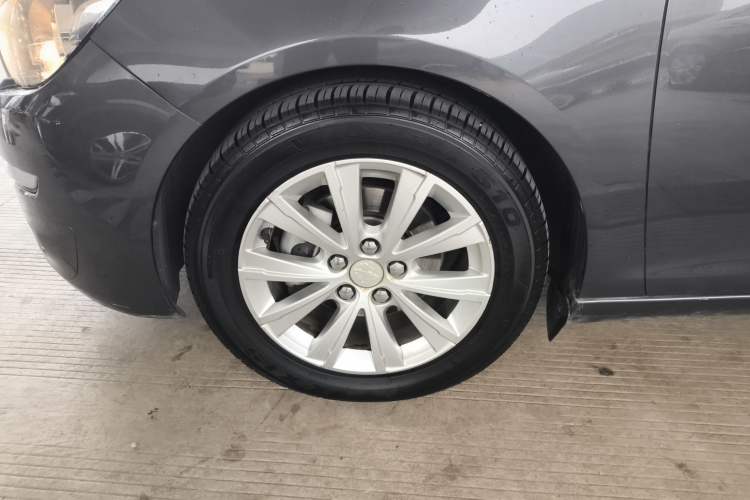 Used Peugeot 308S 2015 1.2T Automatic Jingchi Edition Left Front Wheel Hub