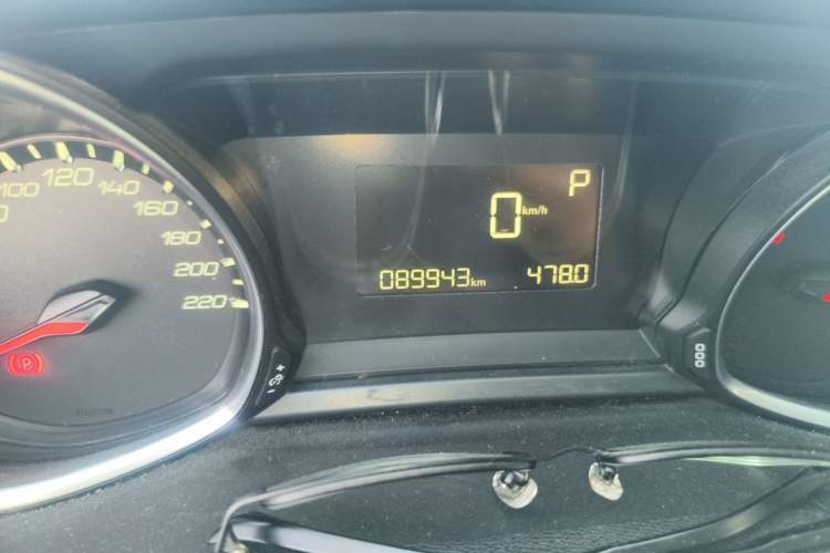 Used Peugeot 308S 2015 1.2T Automatic Jingchi Edition Odometer Close Up