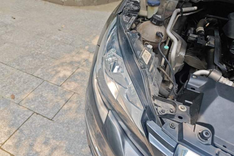Used Peugeot 308S 2015 1.2T Automatic Jingchi Edition Right Front Headlight