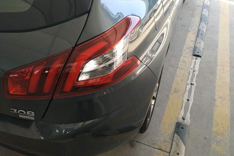 Used Peugeot 308S 2015 1.6T Automatic Jingchi Edition Right Rear Taillight