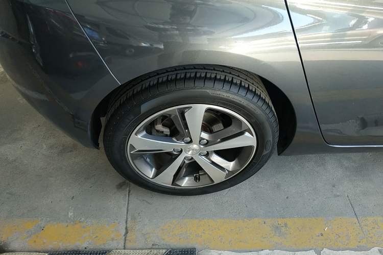 Used Peugeot 308S 2015 1.6T Automatic Jingchi Edition Right Rear Wheel Hub