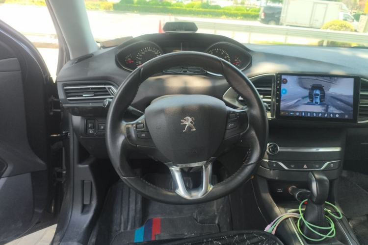Used Peugeot 308S 2015 1.2T Automatic Jingchi Edition Steering Wheel