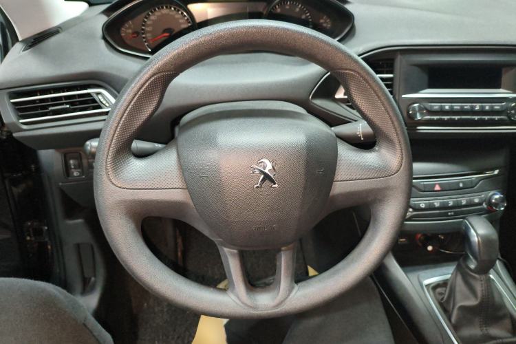 Used Peugeot 308S 2015 1.2T Automatic Shangchi Edition Steering Wheel