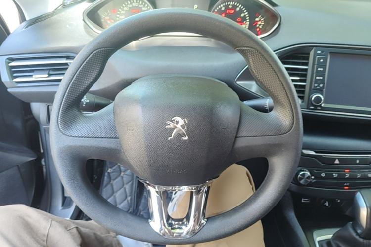 Used Peugeot 308S 2015 1.2T Automatic Shangchi Edition Steering Wheel