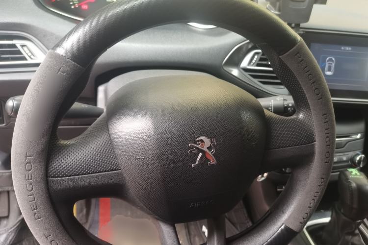 Used Peugeot 308S 2015 1.2T Automatic Shangchi Edition Steering Wheel