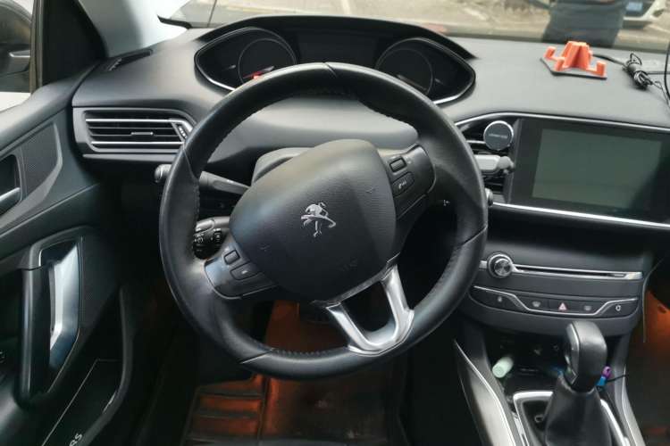 Used Peugeot 308S 2015 1.6T Automatic Ruichi Edition Steering Wheel