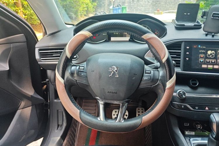 Used Peugeot 308S 2015 1.2T Automatic Jingchi Edition Steering Wheel