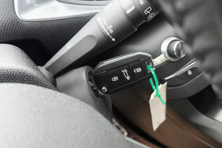 Used Peugeot 308S 2015 1.2T Automatic Jingchi Edition Vehicle Key