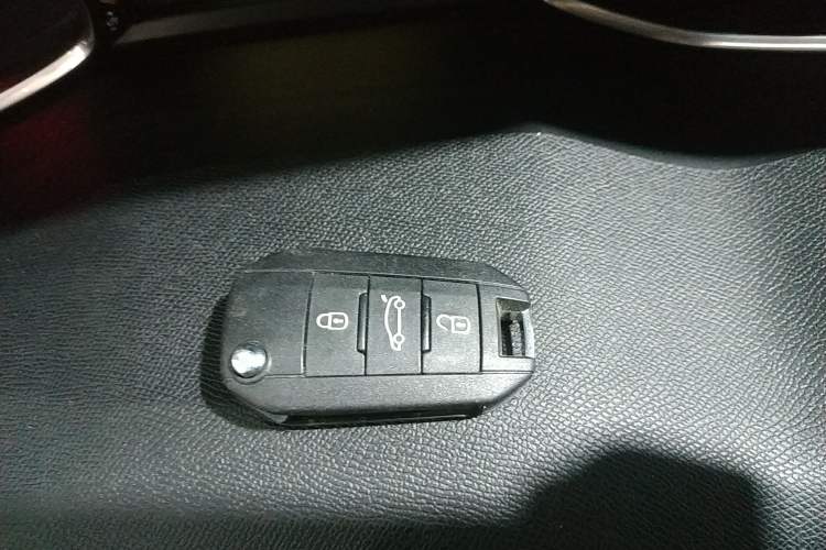Used Peugeot 308S 2015 1.6T Automatic Jingchi Edition Vehicle Key