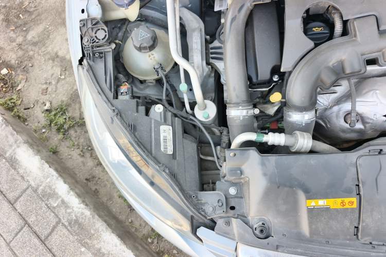Used Peugeot 308S 2015 1.6T Automatic Jingchi Edition Engine Bay Right