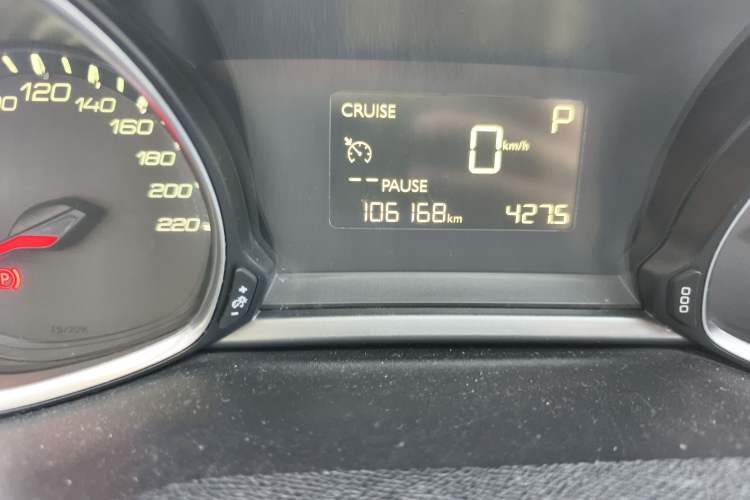 Used Peugeot 308S 2015 1.6T Automatic Jingchi Edition Odometer Close Up