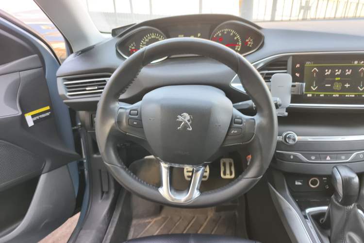 Used Peugeot 308S 2015 1.6T Automatic Jingchi Edition Steering Wheel