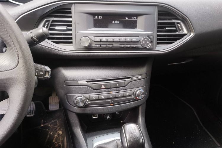 Used Peugeot 308S 2015 1.6L Manual Shangchi Edition Audio And AC Panel