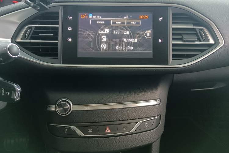 Used Peugeot 308S 2015 1.2T Automatic Jingchi Edition Audio And AC Panel
