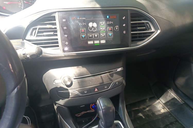 Used Peugeot 308S 2015 1.6T Automatic Ruichi Edition Audio And AC Panel