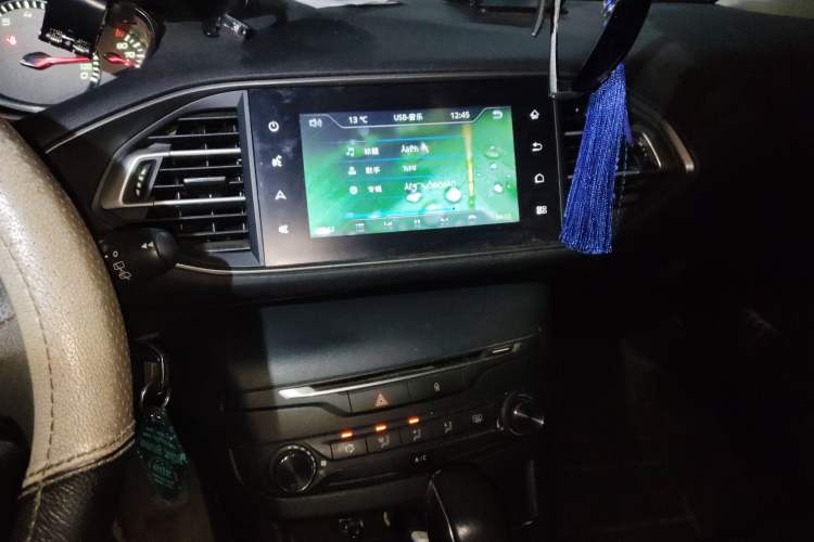 Used Peugeot 308S 2015 1.2T Automatic Shangchi Edition Audio And AC Panel