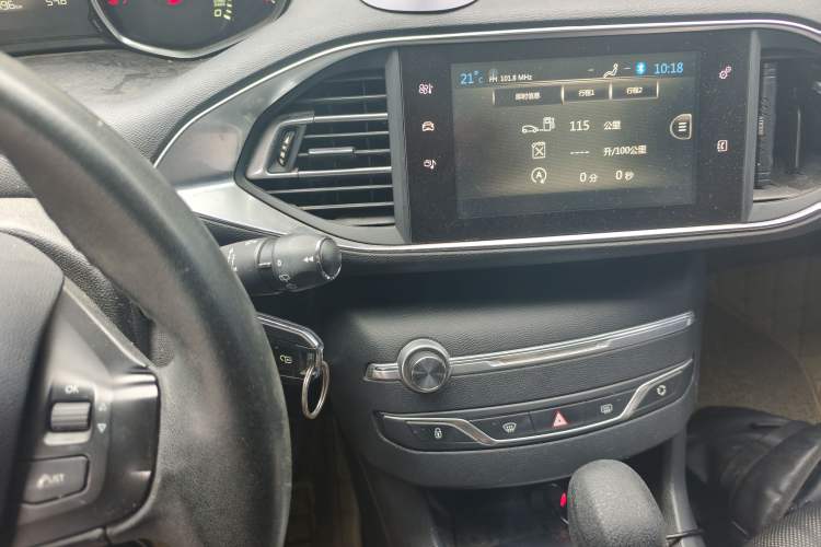 Used Peugeot 308S 2015 1.2T Automatic Jingchi Edition Audio And AC Panel