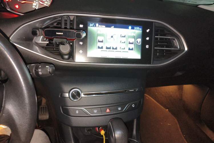 Used Peugeot 308S 2015 1.6T Automatic Ruichi Edition Audio And AC Panel