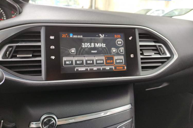 Used Peugeot 308S 2015 1.2T Automatic Jingchi Edition Audio And AC Panel