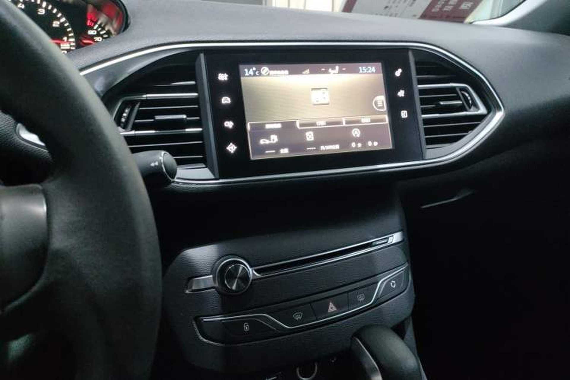 Used Peugeot 308S 2015 1.6T Automatic Ruichi Edition Audio And AC Panel