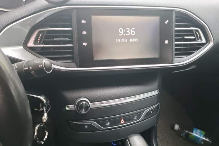 Used Peugeot 308S 2015 1.2T Automatic Jingchi Edition Audio And AC Panel