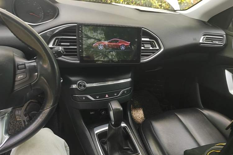 Used Peugeot 308S 2015 1.2T Automatic Jingchi Edition Audio And AC Panel