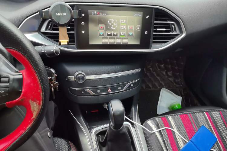 Used Peugeot 308S 2015 1.6T Automatic Jingchi Edition Audio And AC Panel