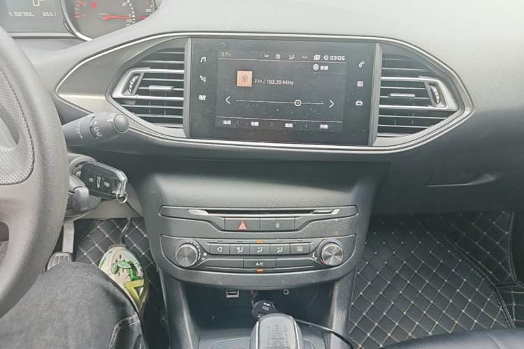 Used Peugeot 308S 2015 1.6L Manual Shangchi Edition Audio And AC Panel