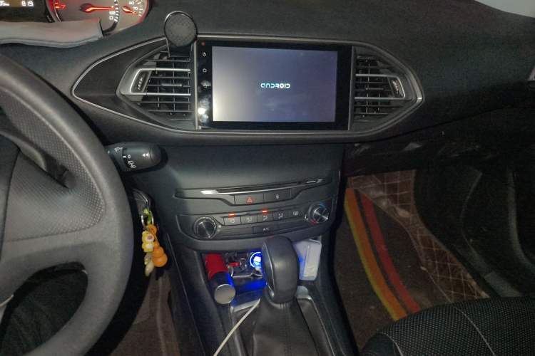Used Peugeot 308S 2015 1.2T Automatic Shangchi Edition Audio And AC Panel