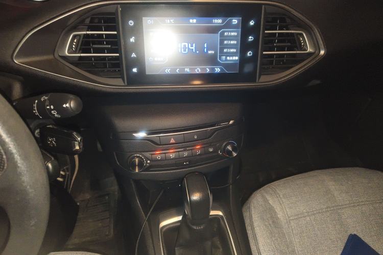 Used Peugeot 308S 2015 1.2T Automatic Shangchi Edition Audio And AC Panel